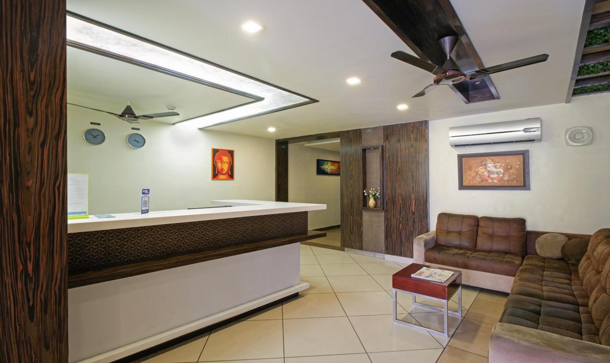 Itsy Hotels N Square Vijayawada Exterior photo